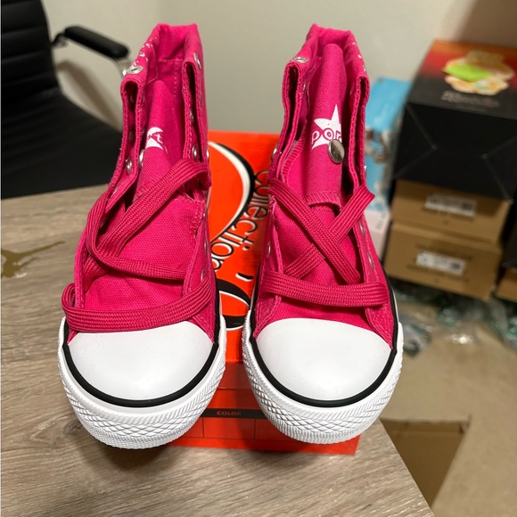 Size 8 girls - Fuchsia Pink Collection’0 High Top Sneakers - Picture 2 of 7